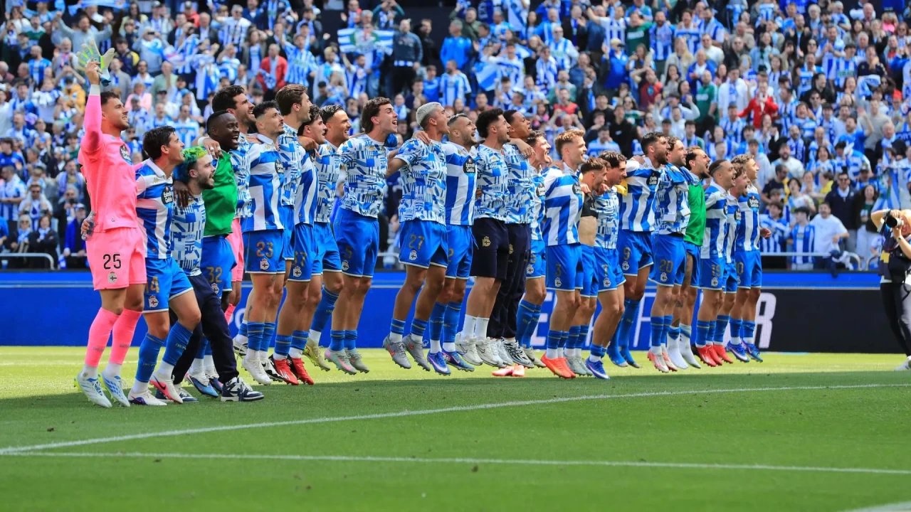 İspanya'da tarihi geri dönüş: Efsane Deportivo La Coruna yeniden LaLiga'da!