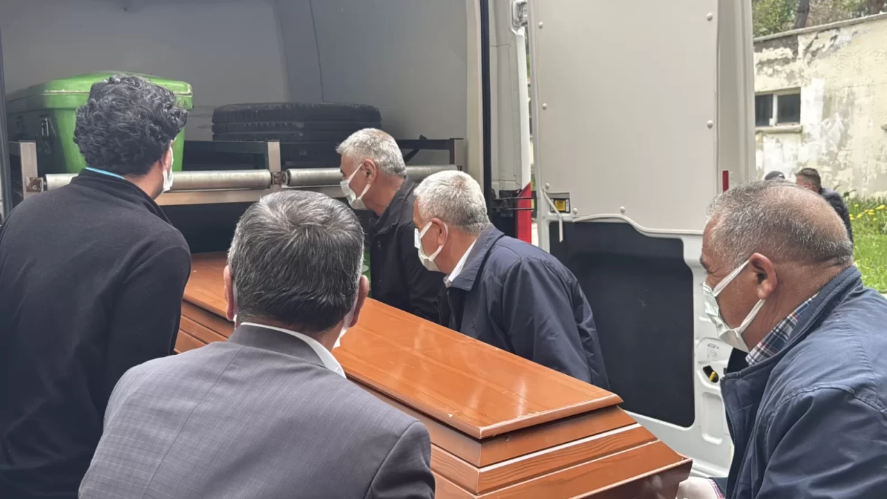 Sivas'ta kene kabusu: Madımak toplarken ısıran kene can aldı!