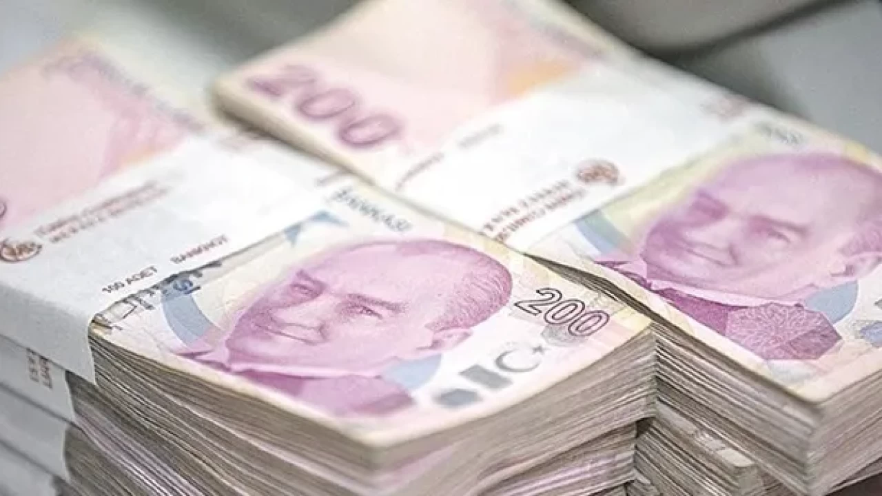 Emekliye çifte ödeme müjdesi! Kurban Bayramı ikramiyesi ne zaman yatacak? 4.000 TL ikramiye ödeme takvimi 2026