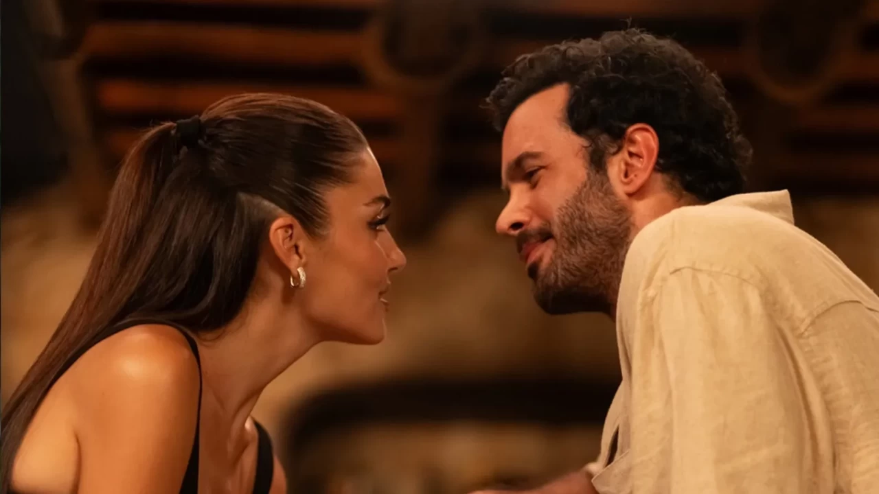 Rüzgara Bırak ilk kez televizyonda! Hande Erçel ve Barış Arduç’lu film 16 Mayıs’ta NOW TV’de
