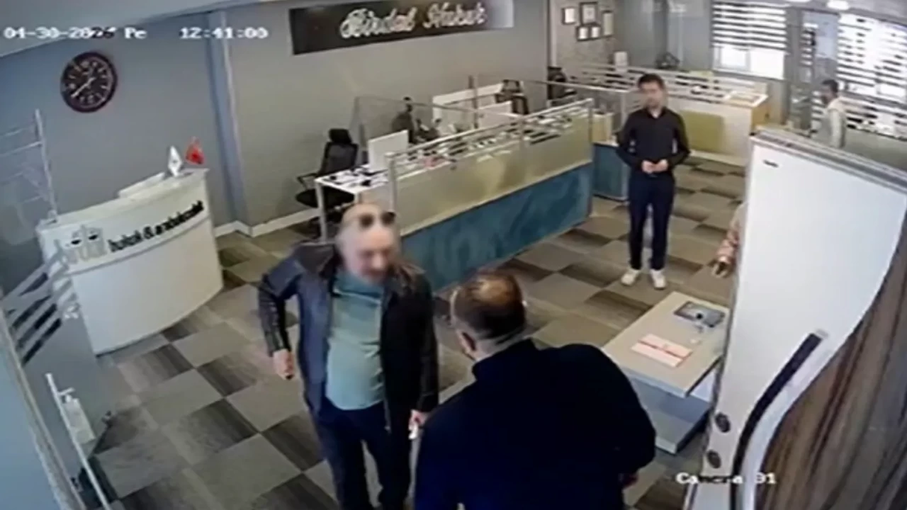 Erzurum'da avukata ofisinde bıçaklı dehşet: 'Seni öldürmeye geldim!'