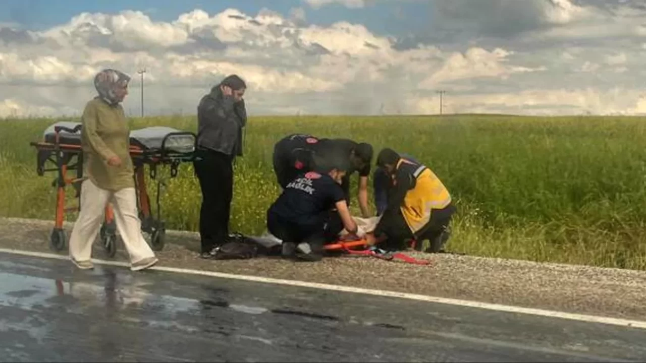 Diyarbakır-Silvan yolunda feci kaza! Minibüs devrildi, onlarca yaralı var