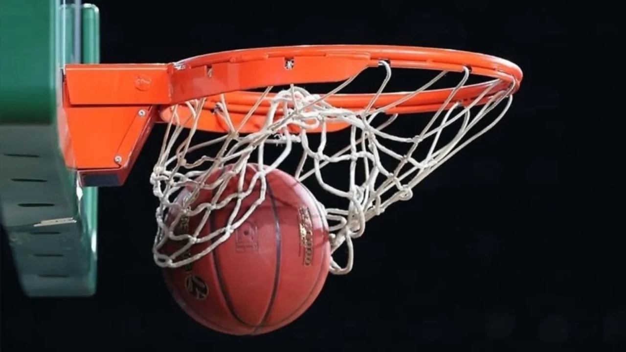 Beşiktaş GAİN - Bahçeşehir Koleji: Final biletini kim alacak