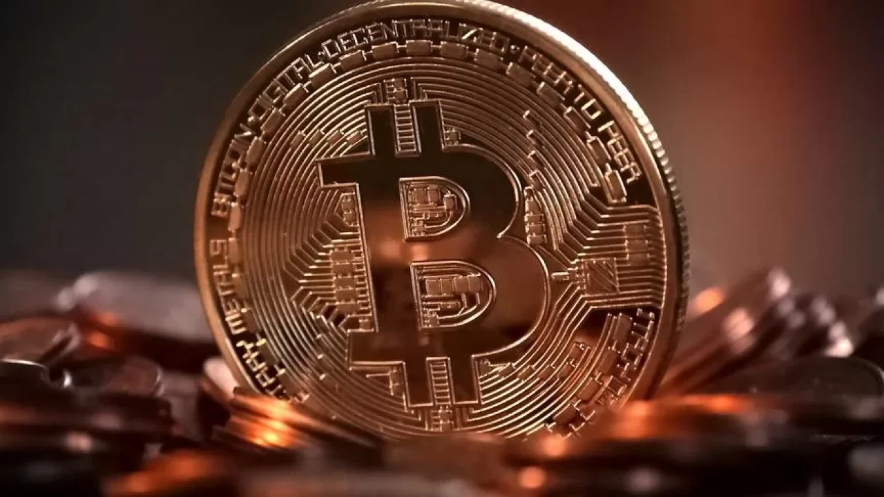Bitcoin’de sert düşüş! 8 ayda 1 trilyon doları aşan değer ka
