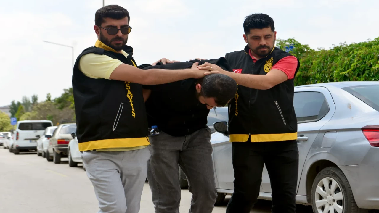 Adana'da satın aldığı otomobil arızalı çıkınca eski sahibini