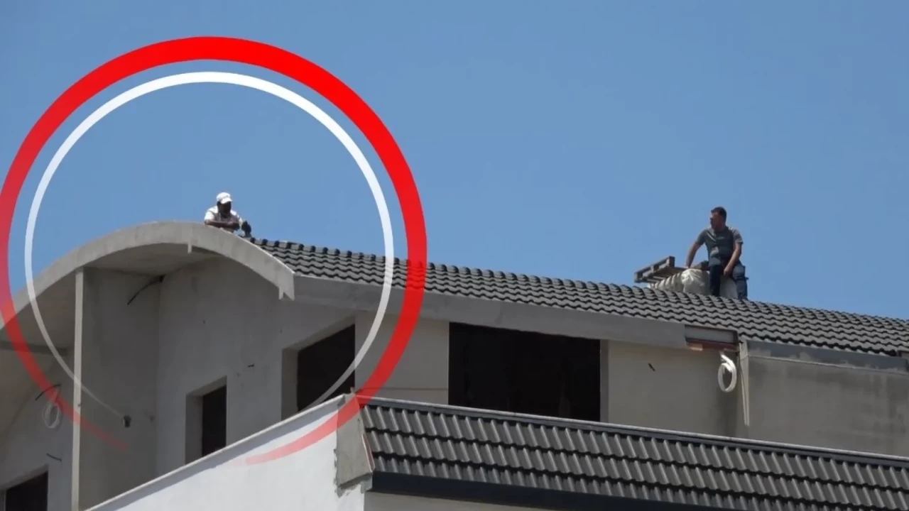 Alanya’da korku dolu anlar: 4 katlı binanın çatısında ölümle