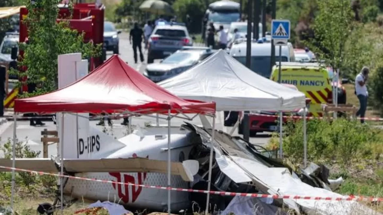 Fransa'da uçak kazası! 11 kişi hayatını kaybetti