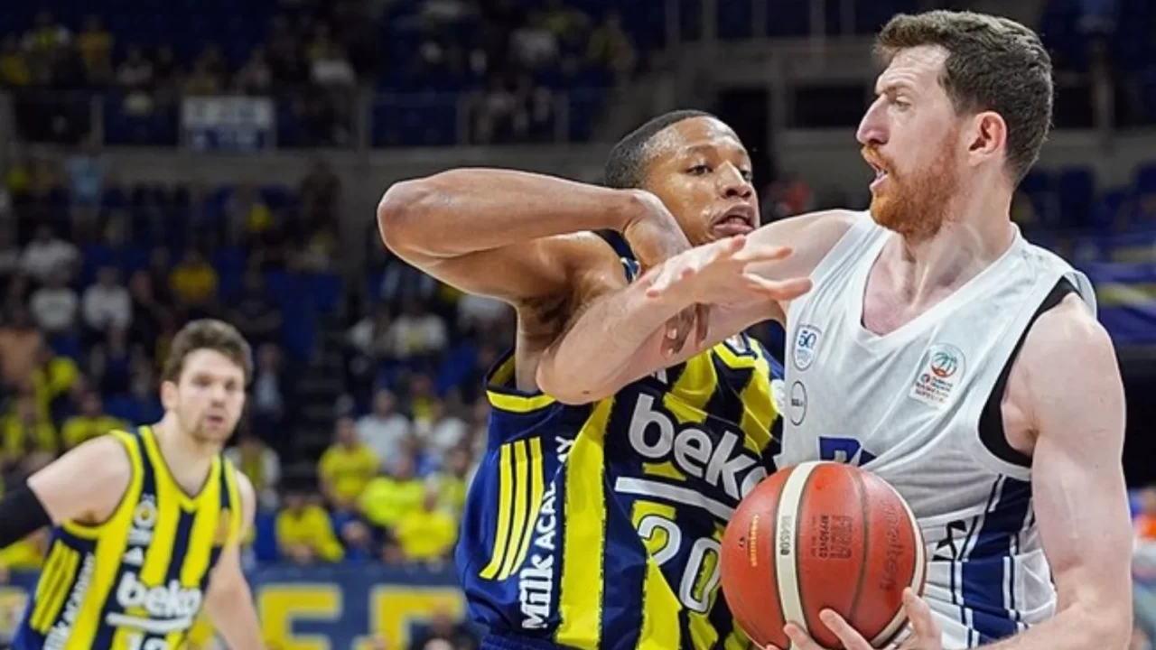 Fenerbahçe Beko - Anadolu Efes derbisi bugün! Serinin kader maçı oynanıyor