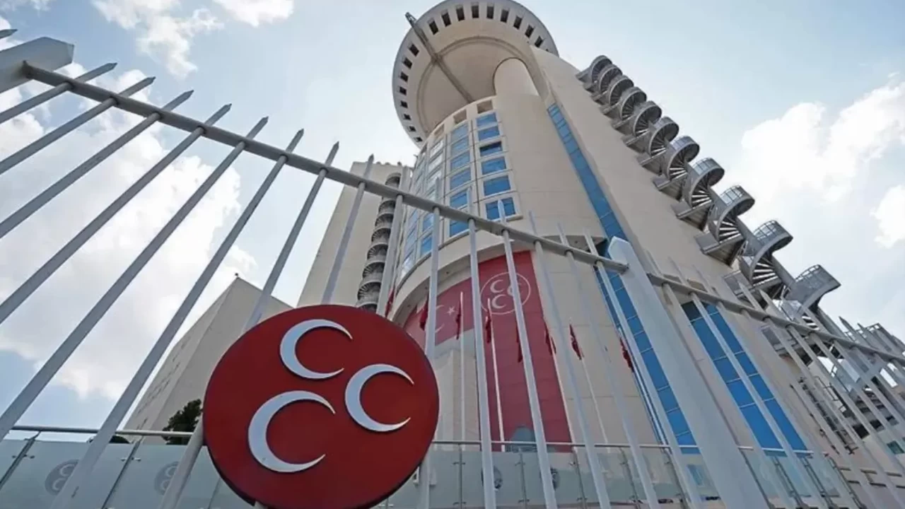 MHP Manisa il teşkilatı feshedildi! İl Başkanlığı görevine y