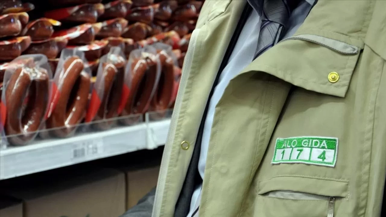 Bakanlık tek tek ifşa etti: Dana sucuk diye 'sakatat' satmışlar!