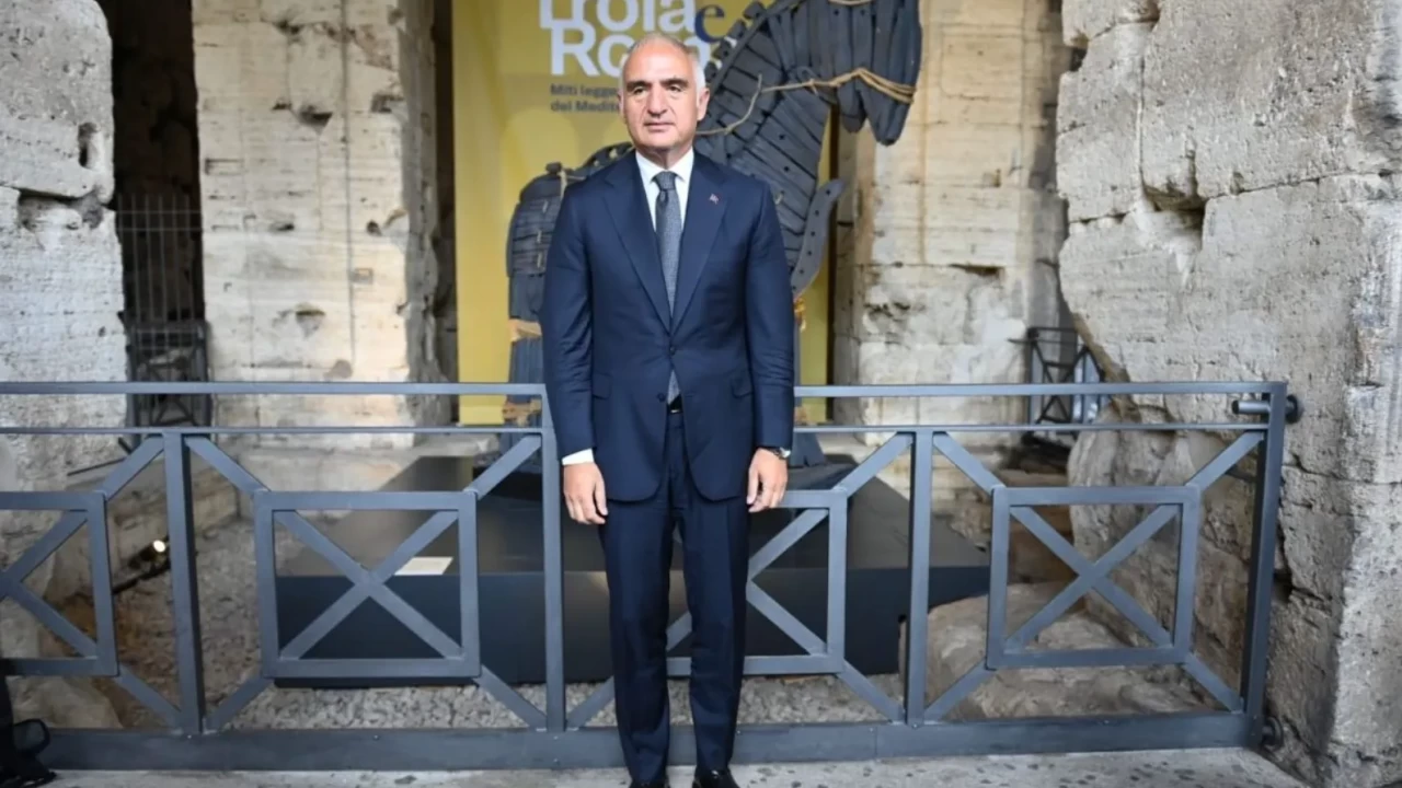 Roma'nın kalbi Kolezyum'da: Troya'nın hikâyesi dünyayla bulu