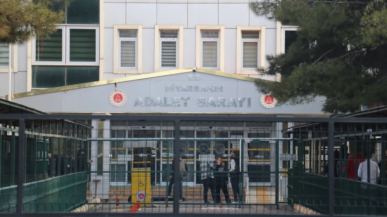 12 yaşındaki kız çocuğunu evlenmek için kaçıran ad