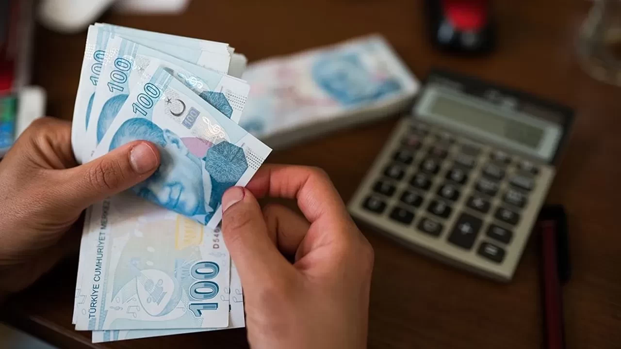 Memur ve emekli zammı netleşiyor! Özgür Erdursun Temmuz hesa