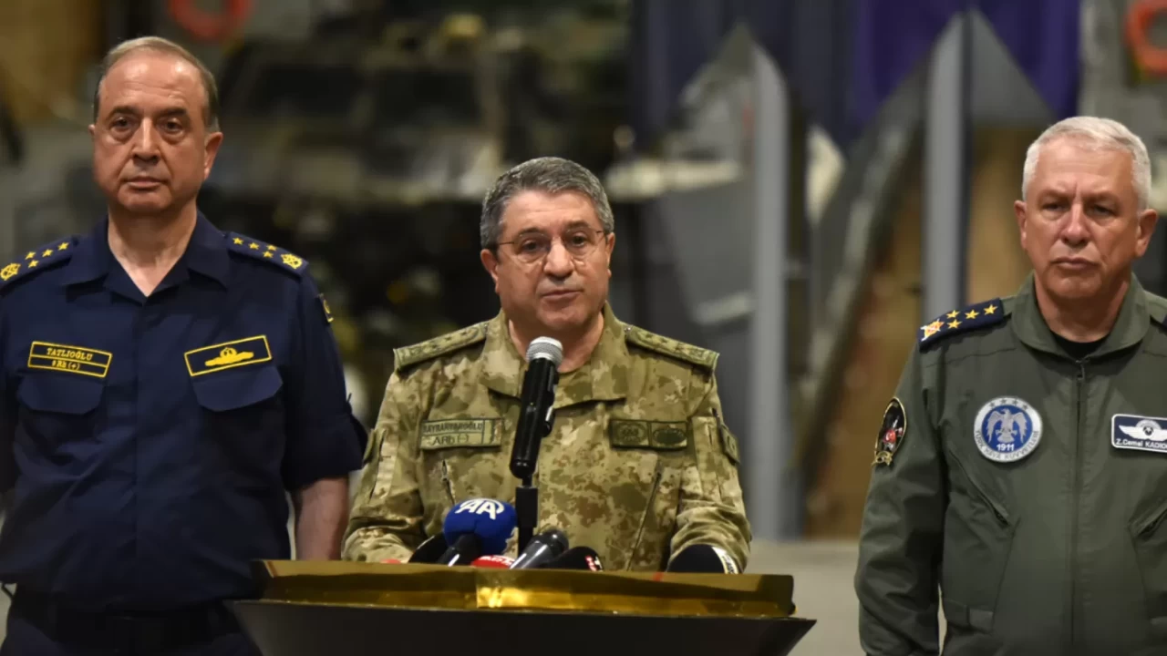 Mavi Vatan'da gövde gösterisi! Bayraktaroğlu: 'Türkiye oyun 