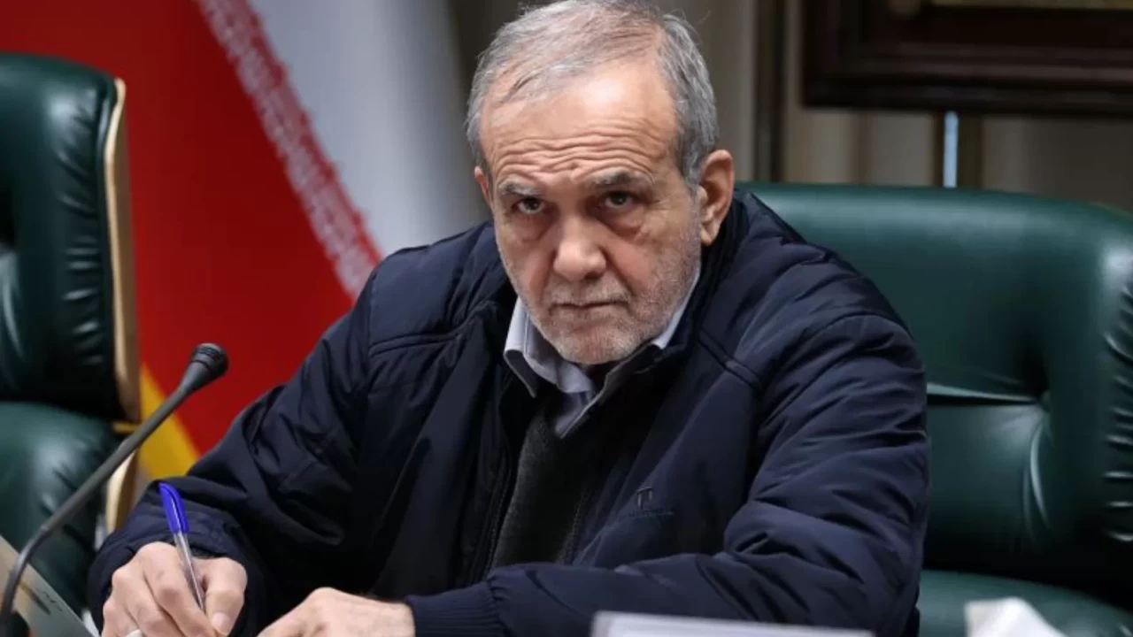 Pezeşkiyan'dan ABD'ye mesaj: 'Toprağımızı ihlal edenlere tes