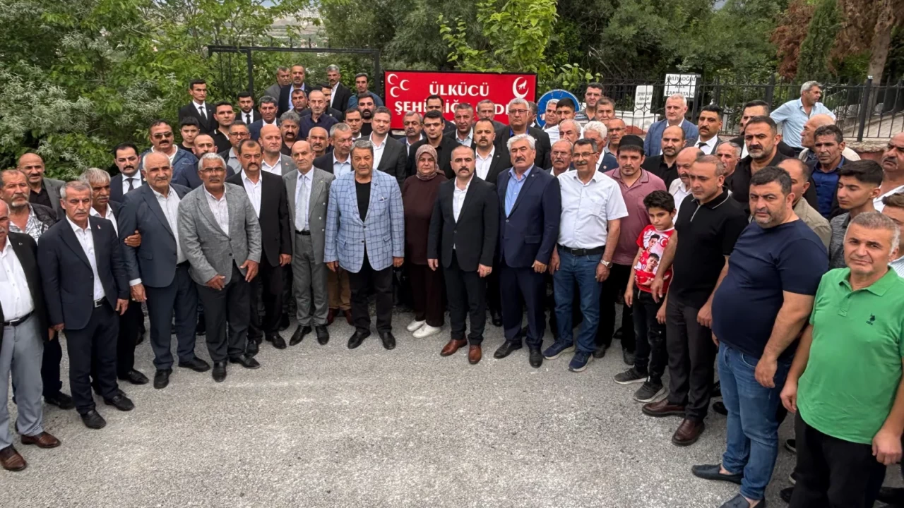 MHP Malatya'da yeni dönem: Turgay Şengönül ve yönetimi ilk mesajını Ülkücü Şehitliği’nde verdi