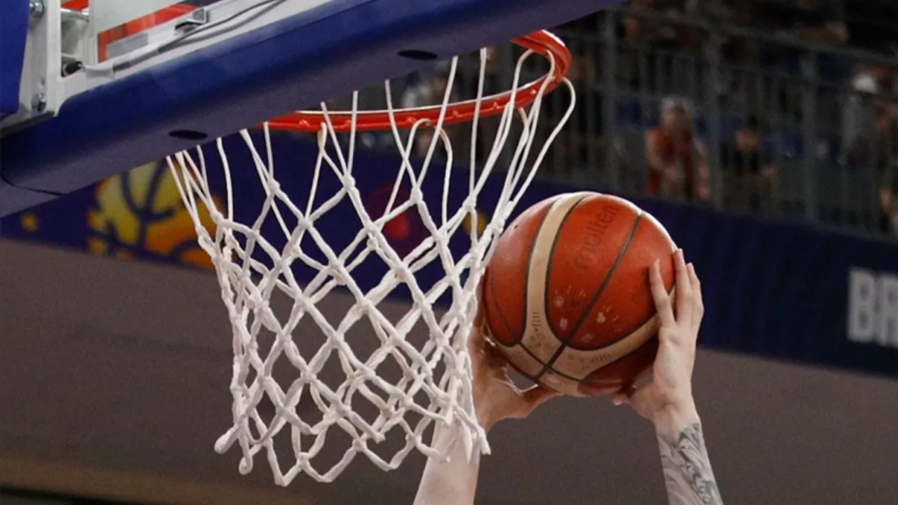 Panathinaikos Olympiakos canlı izle! Dev derbi hangi kanalda