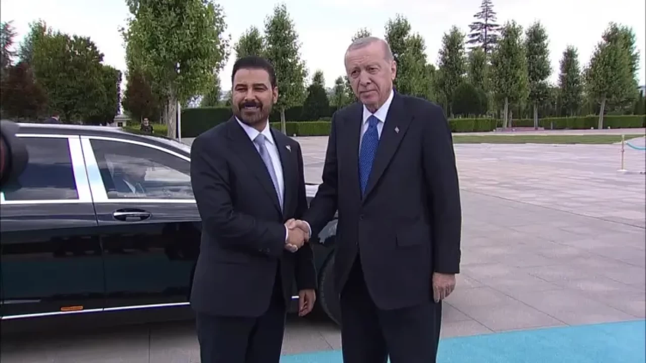 Cumhurbaşkanı Erdoğan Irak Başbakanı Zeydi'yi karşıladı: İki ülkenin milli maşları çalındı