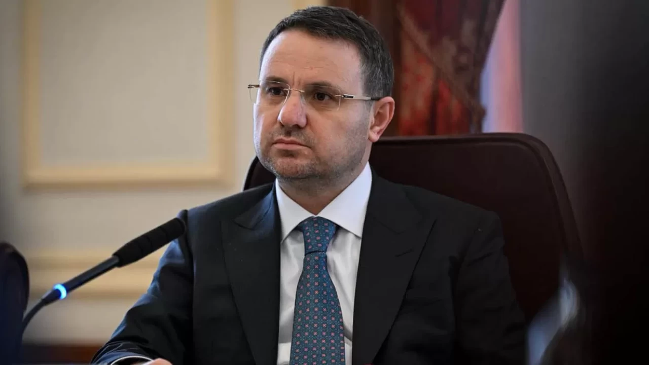 Adalet Bakanı Gürlek Bakü'de Türk şehitliklerini ziyaret etti