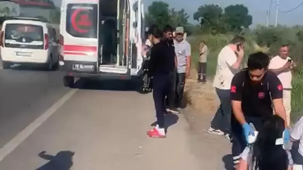 Gemlik'te işçileri taşıyan servis minibüsü ve otobüs çarpıştı! 15 kişi yaralandı