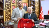 Milli futbolcu Merih Demiral'dan MHP Lideri Devlet Bahçeli'ye ziyaret