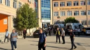 SON DAKİKA: Manisa’da liseye silahlı saldırı! Yaralı öğrenciler var
