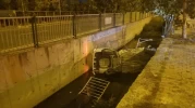 Kayseri'de otomobil su kanalına uçtu