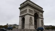 Paris’te iki bölgede gece saatlerinde kısmi sokağa çıkma yasağı