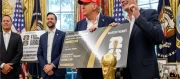 ABD Başkanı Trump'a 'FIFA Barış Ödülü' verildi