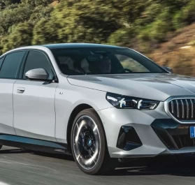 BMW ödüllere doymadı