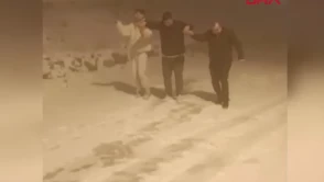 Uludağ’da kar sevincini horonla kutladılar