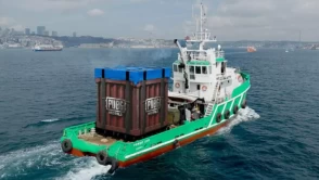 İstanbul Boğazı'nda dev PUBG Airdrop sandığı vatandaşları büyüledi!