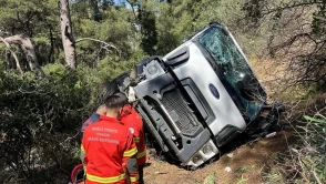 Ölüdeniz yolunda feci kaza: Beton mikseri 15 metreden yuvarlandı
