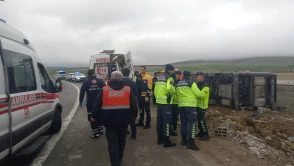 Ankara-Niğde otoyolunda feci kaza: Tur otobüsü şarampole devrildi!