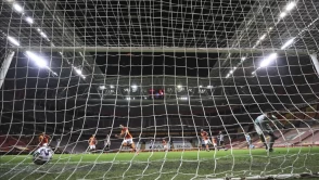 CANLI MAÇ İZLE! 3 Mayıs 2026 Pazar Süper Lig ve Avrupa dev derbileri hangi kanalda, saat kaçta? İşte şifresiz canlı yayın linkleri!