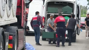 Tırın altında kalan genç hayatını kaybetti