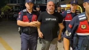 Ezel Akay'ın dizi ve filmleri neler? Ezel Akay evli mi, eşi kim?