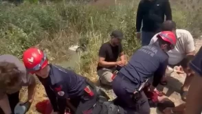 Adana’da sulama kanalına uçan otomobildeki 2 kadın ağır yaralandı