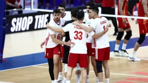 Türkiye - Ukrayna voleybol maçı canlı full izle! TRT Spor Türkiye - Ukrayna maçı izle (Filenin Efeleri)