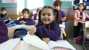 Yarın okullar YARIM GÜN MÜ? 14 Eylül Pazartesi dersler saat kaçta başlıyor?
