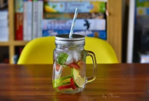 Gece boyunca yağları eritin, sabah enerjik uyanın! En etkili detoks içecekleri