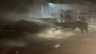 Osmaniye’de park halindeki otomobil bir anda alev aldı!