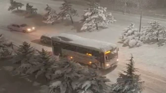 Bolu’da hayat durdu! Rampalarda araçlar mahsur kaldı