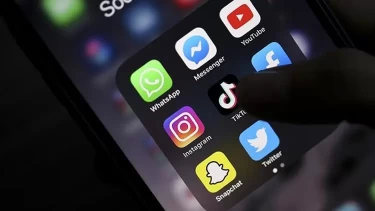 Fransa'dan gençlere sosyal medya yasağı: 15 yaş altına sınırlama kabul edildi