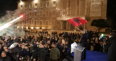 Tiran’da hükümet karşıtı protestolar büyüdü