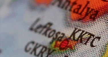 Lefkoşa’da sınır hattı karıştı: Kıbrıs’ta Rum tarafından sivillere çirkin saldırı