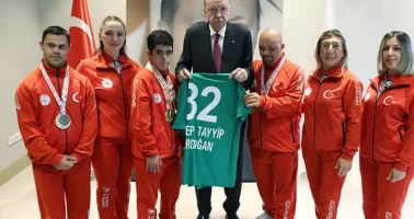 Cumhurbaşkanı Erdoğan, Türkiye Özel Sporcular Spor Federasyonu temsilcilerini kabul etti