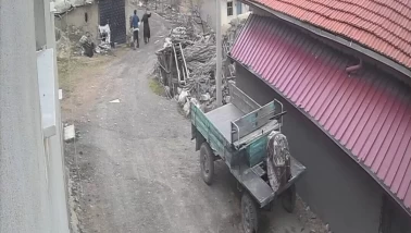 Vicdansız kocanın işkencesi kamerada!