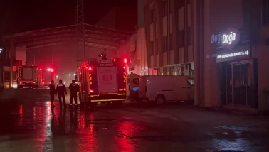 Gaziantep’te alevler yükseldi! Makarna fabrikasında yangın çıktı