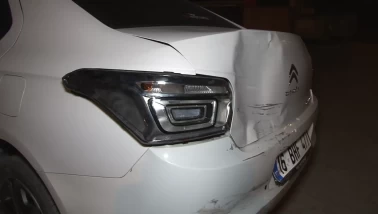 Arnavutköy'de kaza! Kamyonet sürücüsü arkasına bakmadan kaçtı